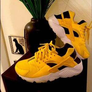 Yellow Nike huaraches 6Y / 6- 6.5W